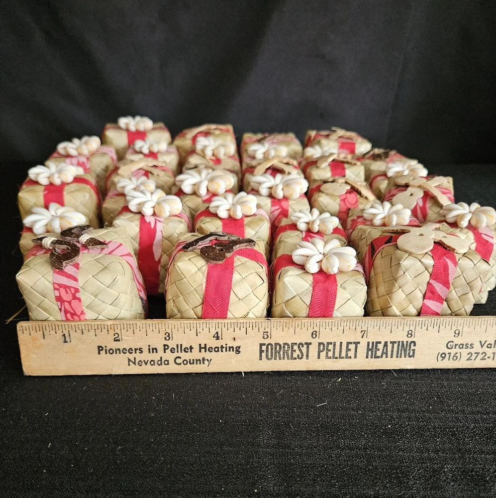 Traditional Hawaiian Lauhala Gift Baskets Lot Of 32 Handmade Small